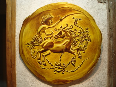 Stater découvert en Loire Moyenne, 200 av. J-C. 48cm sur bois